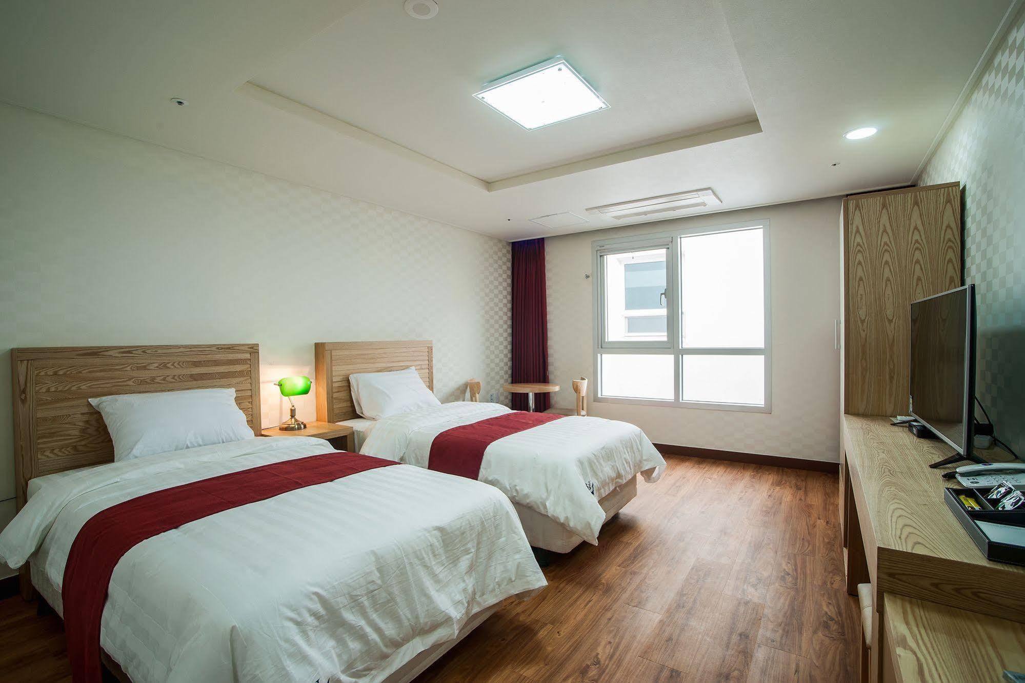 Breeze Bay Hotel Seogwipo Exterior foto